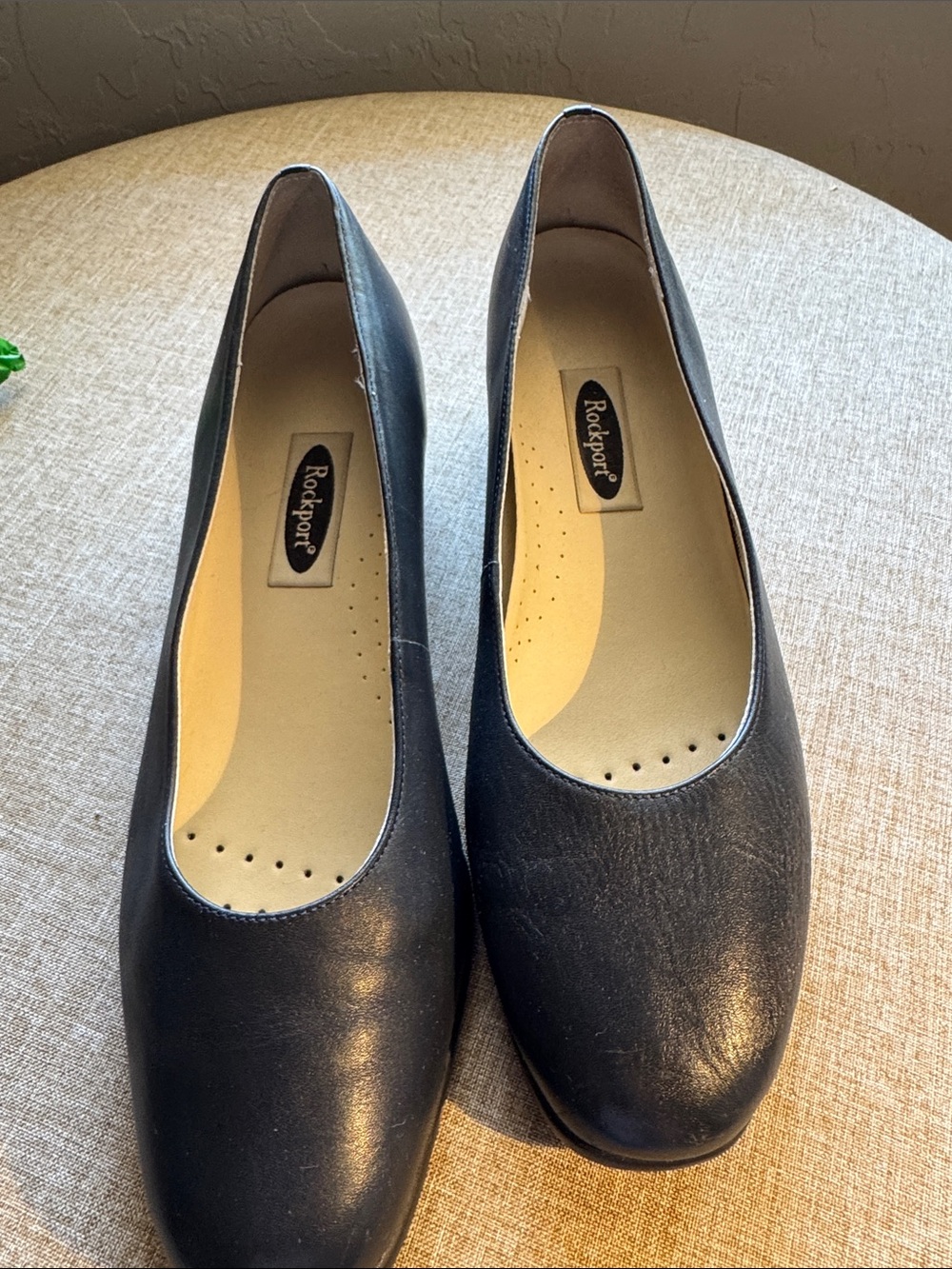 Rockport Women's Navy Leather Rounded-Toe Flats Size 10M NWOB